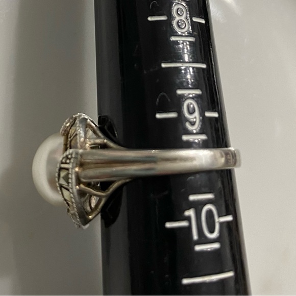 Vintage Sterling Marcasite Faux Pearl Ring - Picture 4 of 5